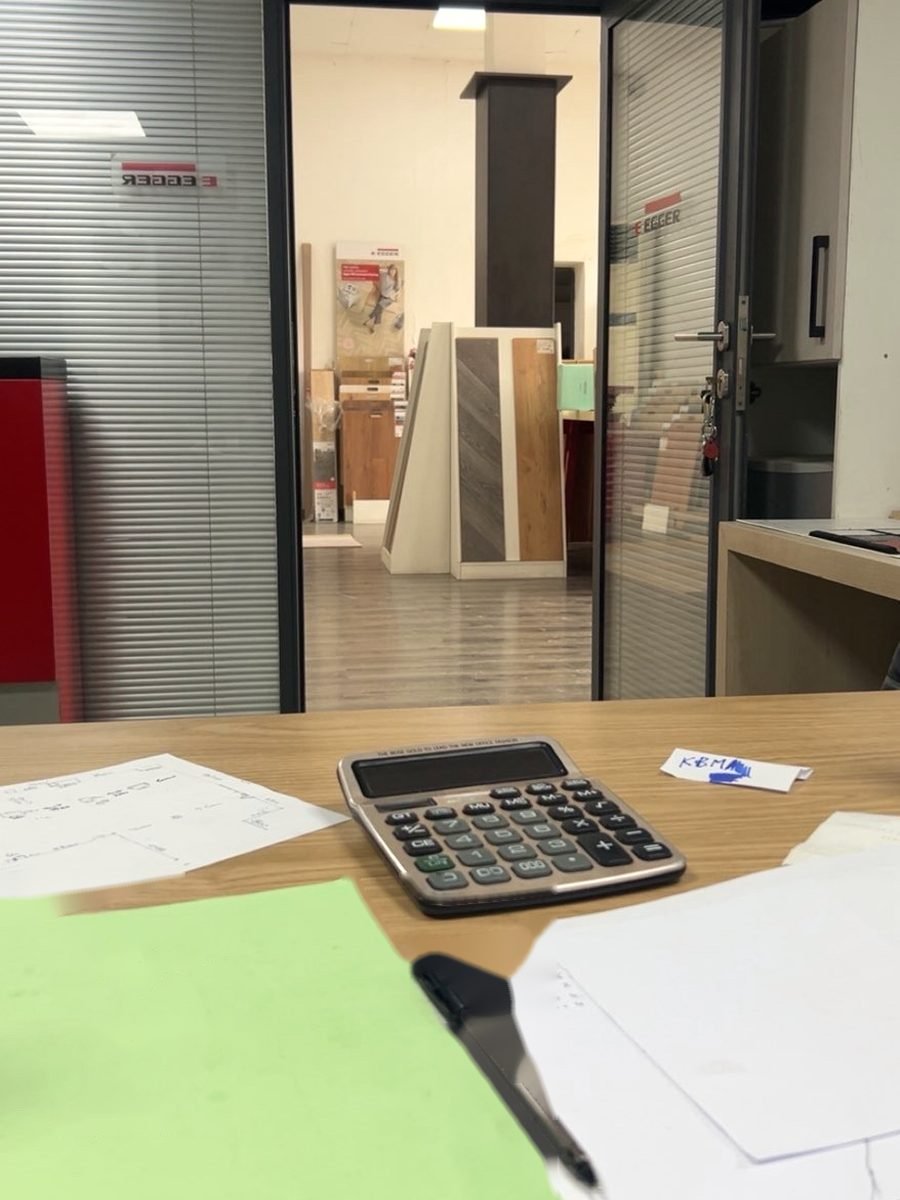 Le bureau du conseiller, où le devis est établi
